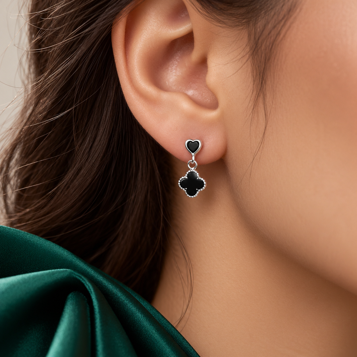 Broquel Trebol Negro Plata Ley 925