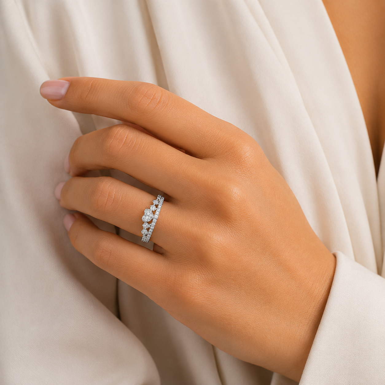 Anillo Corona Corazones