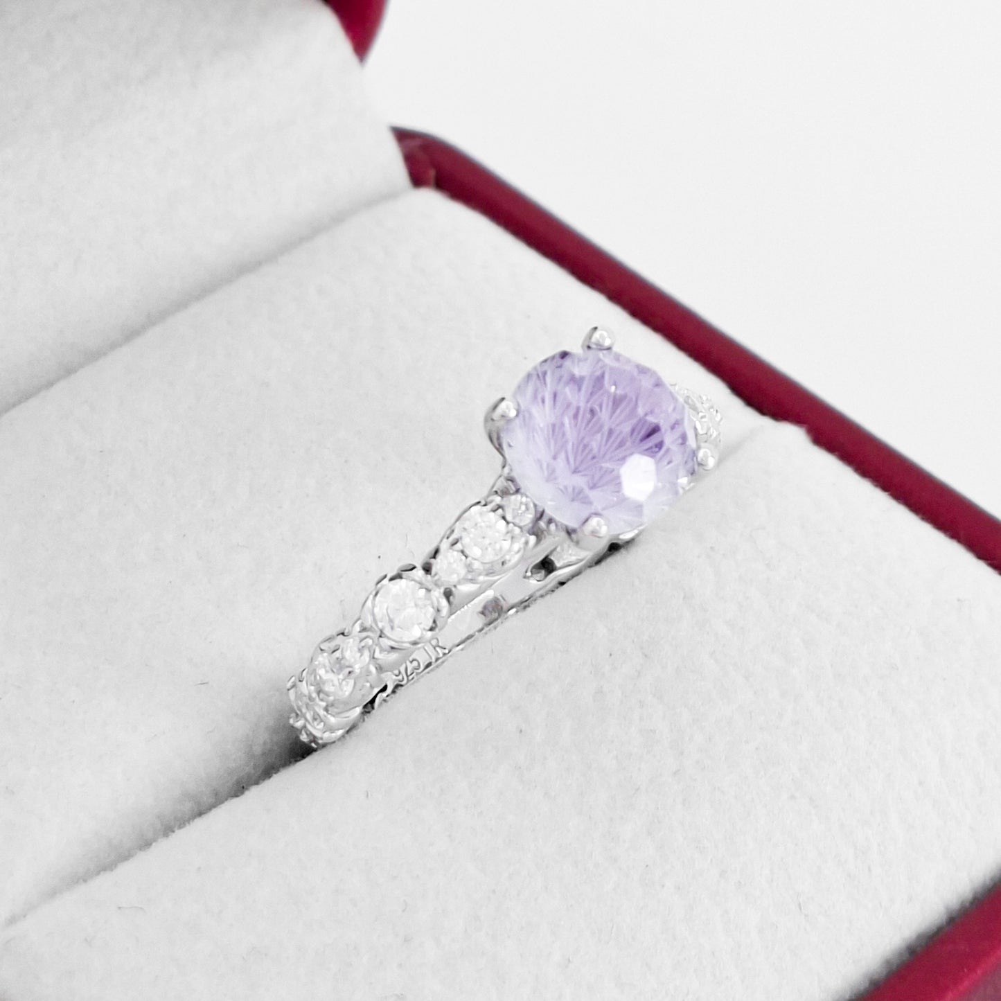 Anillo Zirconia Morado