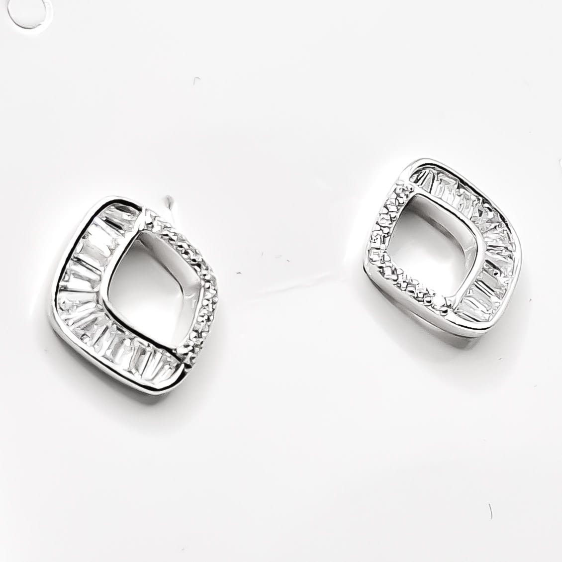 Arete Zirconia Cuadro