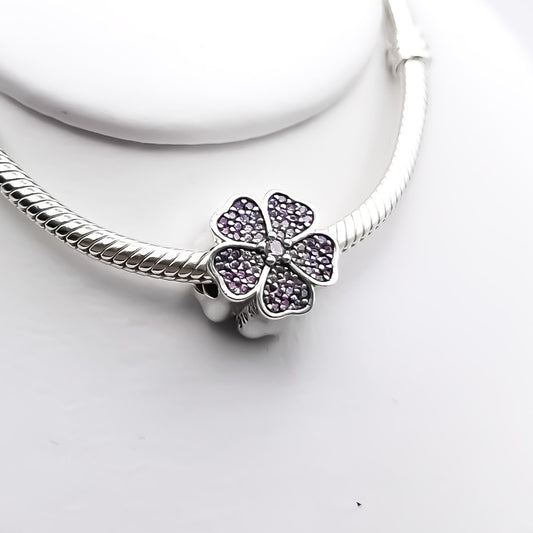 Charm Trebol Zirconia
