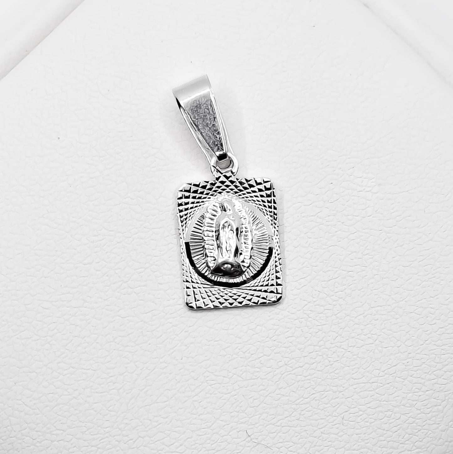 Dije Virgen Cuadrada