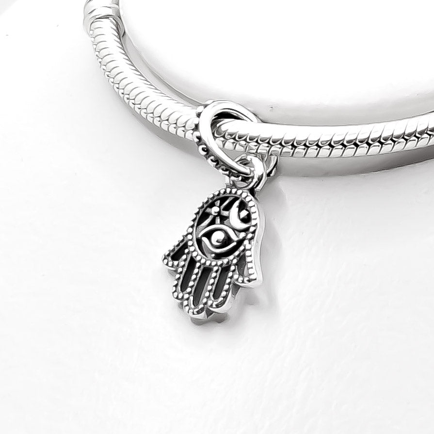 Charm Mano Fatima