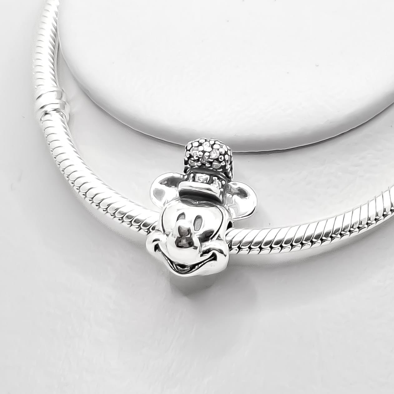 Charm Cara Mickey