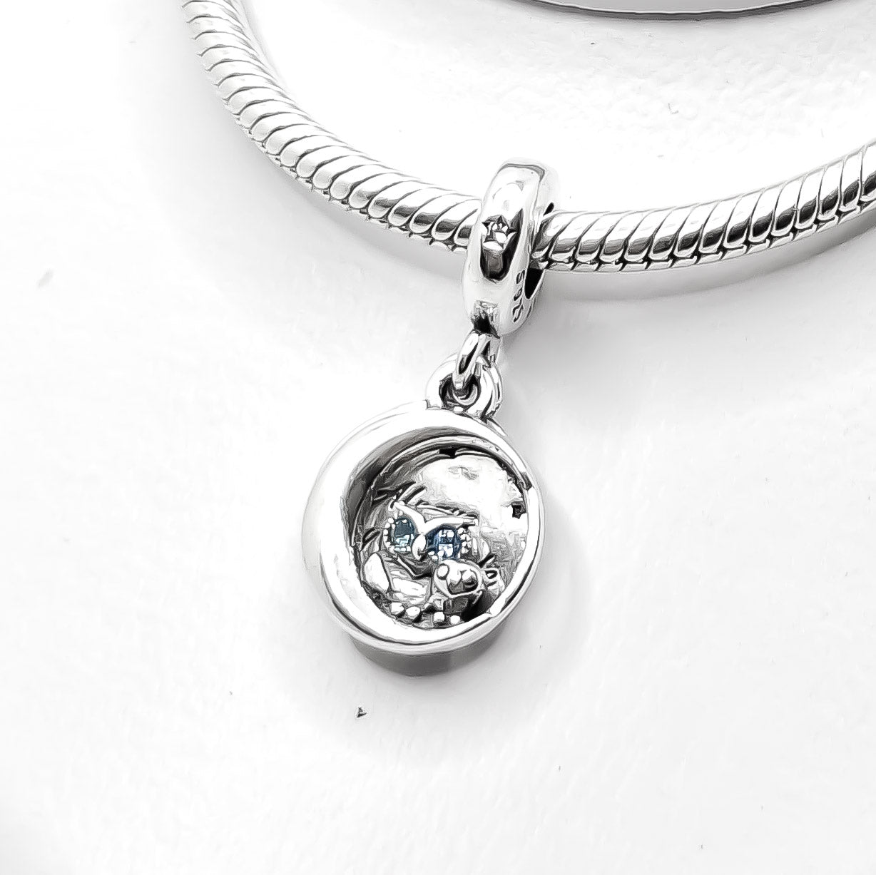 Charm Buhos