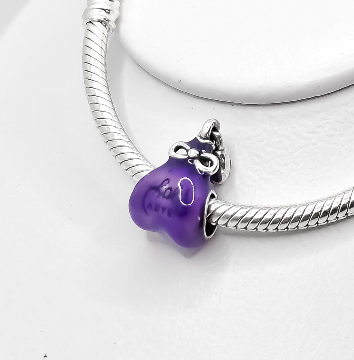 Charm Revelacion