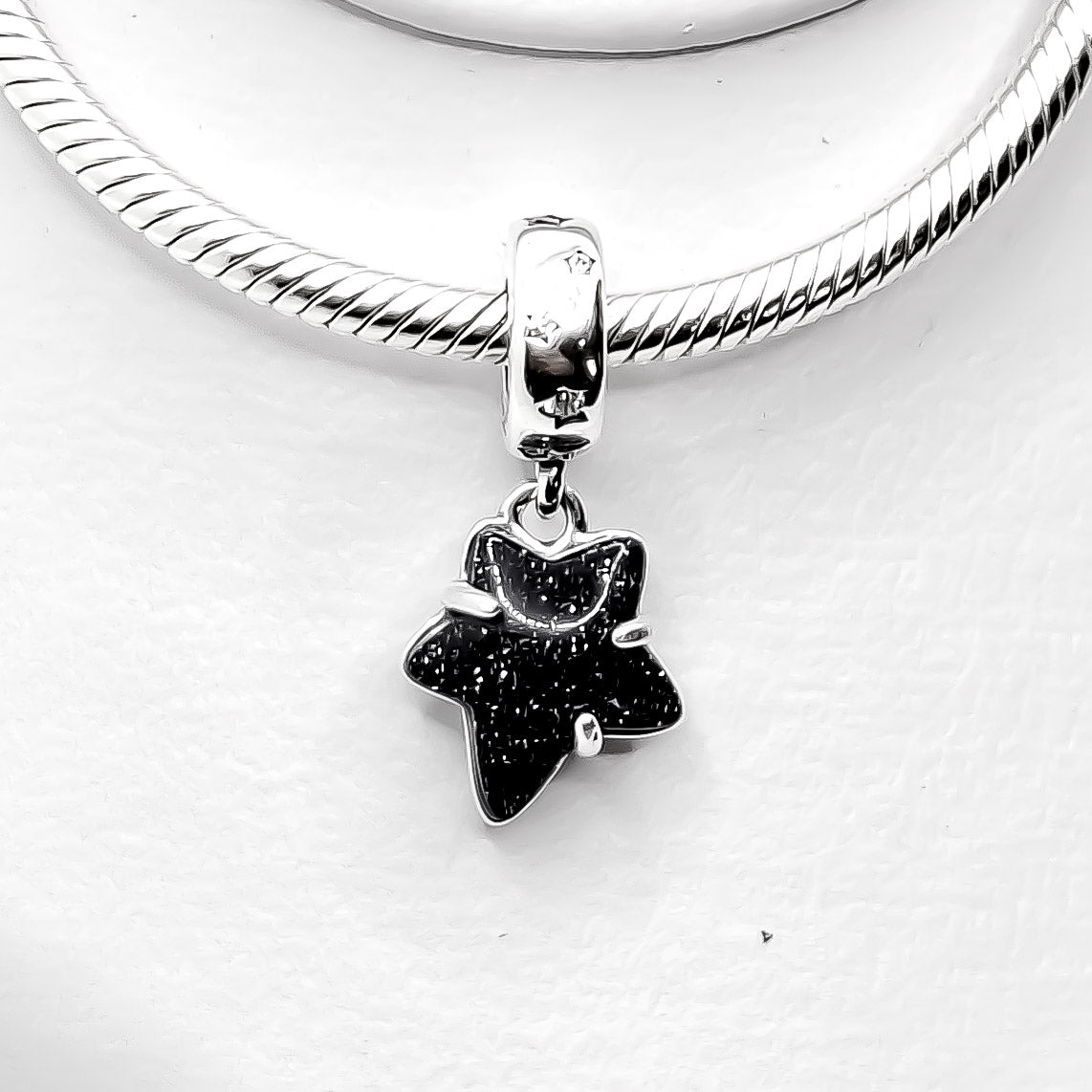 Charm Estrella Negra