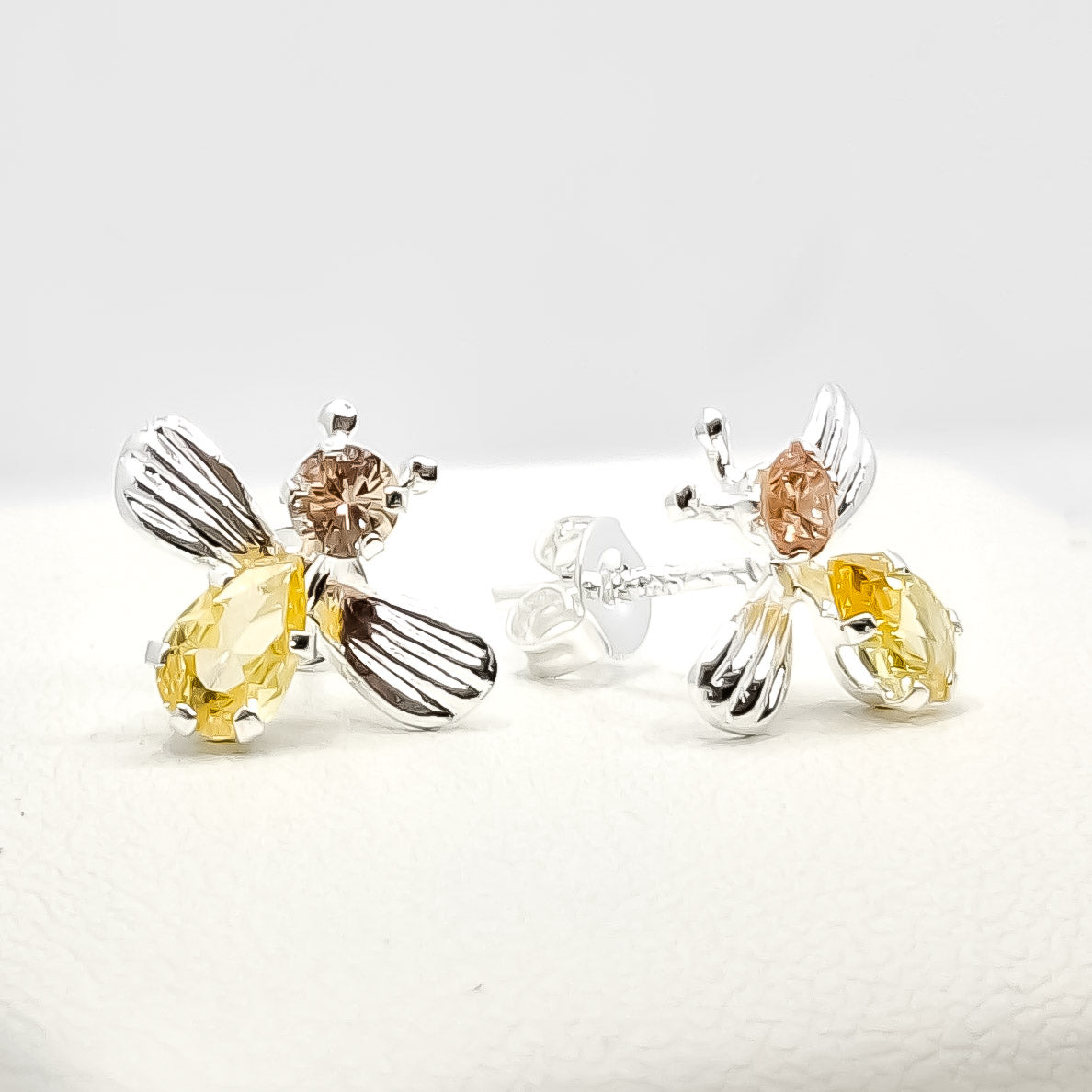 Arete Zirconia Abeja