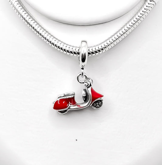 Charm Moto Roja