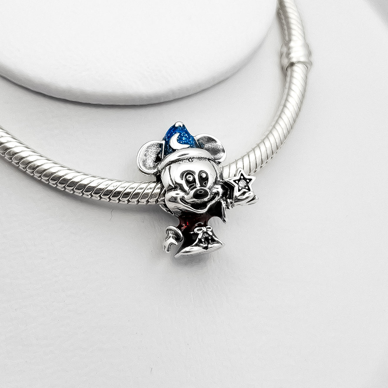 Charm Mickey Mago