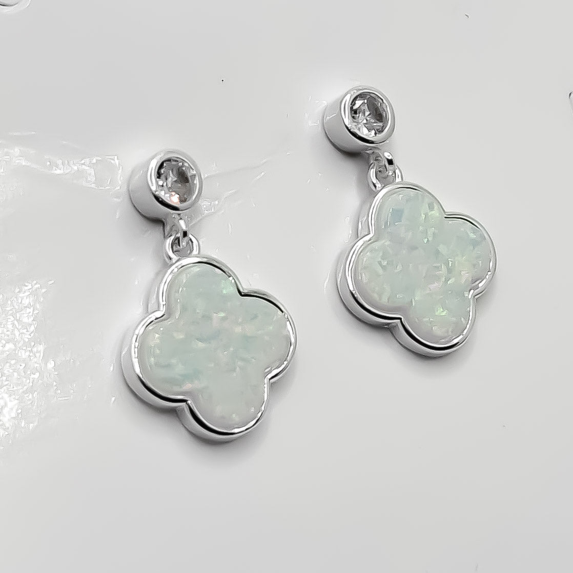 Arete Opalo Van