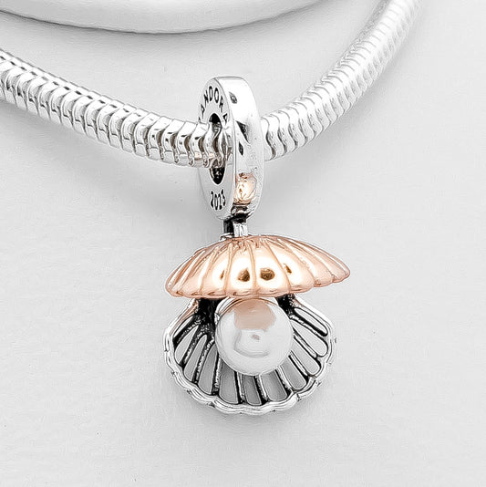 Charm Concha Perla