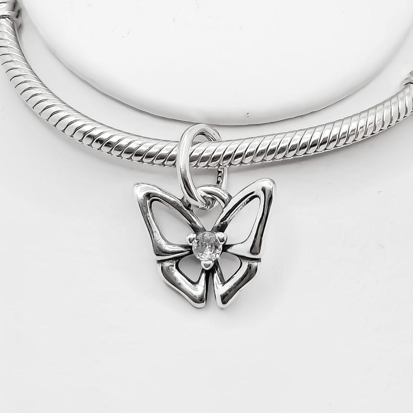 Charm Mariposa Silueta