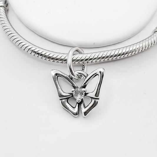 Charm Mariposa Silueta