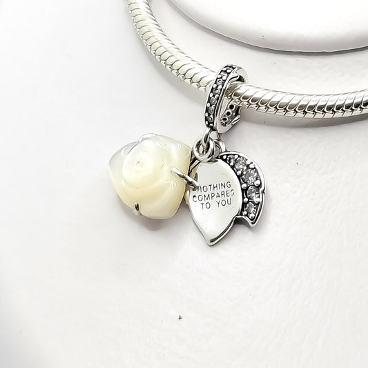 Charm Rosa Blanca