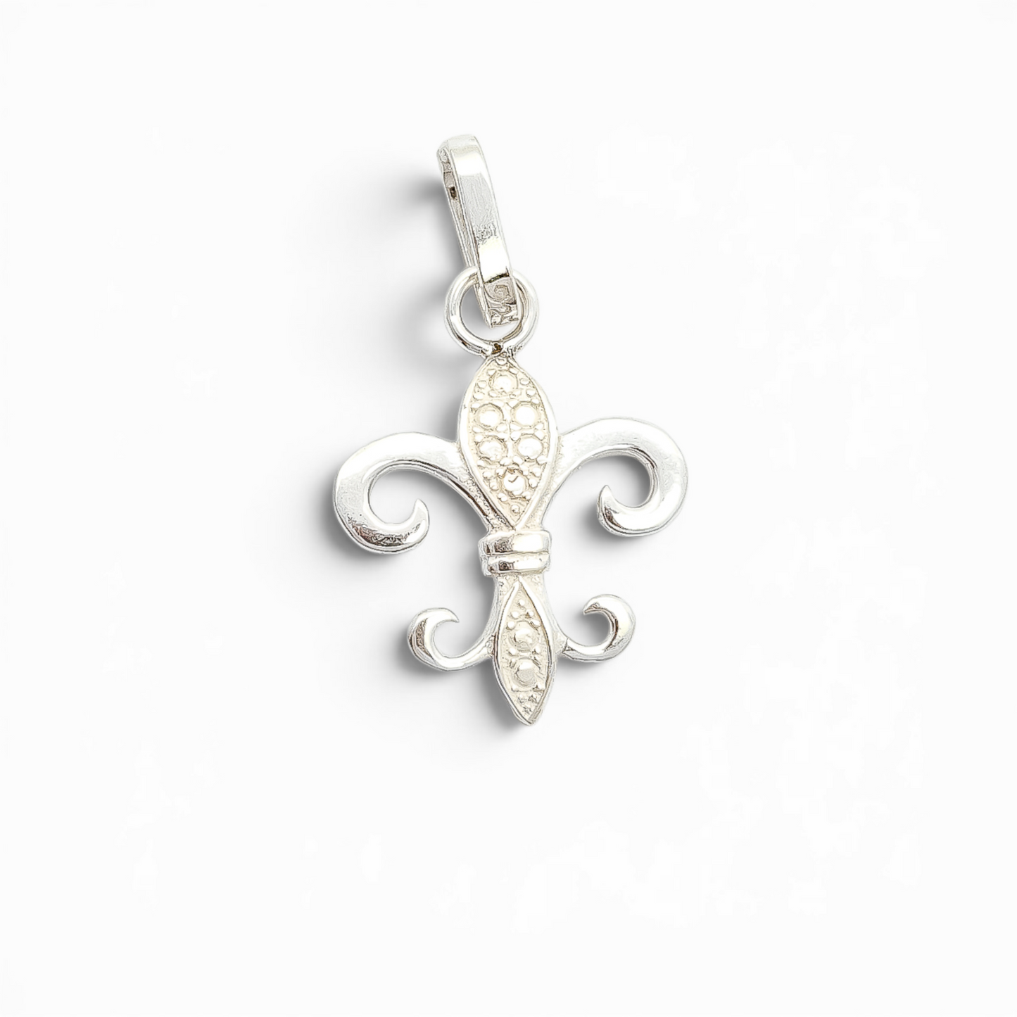 Dije Flor de Lis Blanco