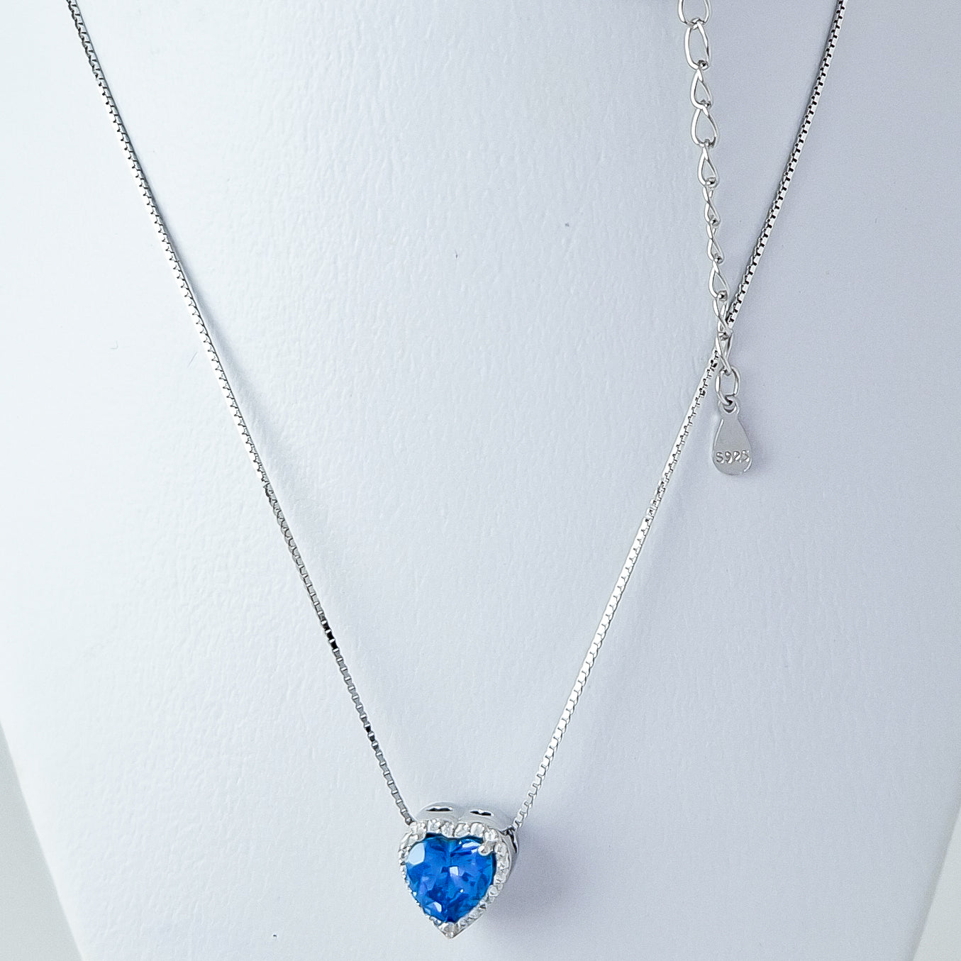 Collar Corazon Azul Doble