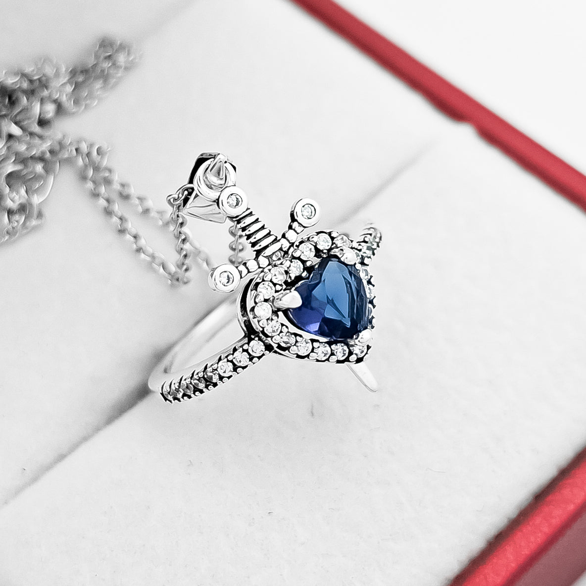 Anillo Corazon Espada Cadena Azul