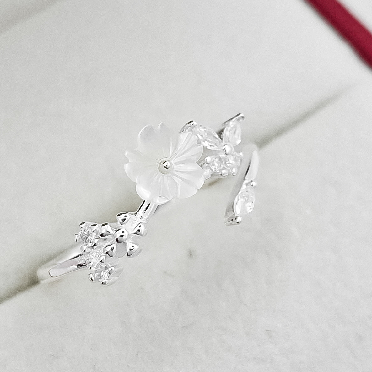 Anillo Flor Zirconia