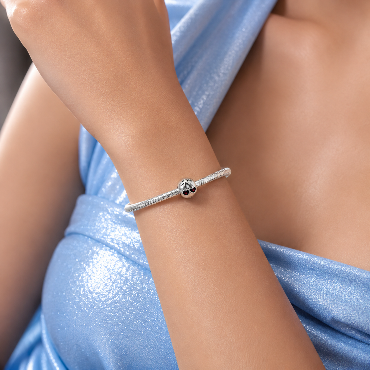 Charm Seguro Cereza Plata Ley 925