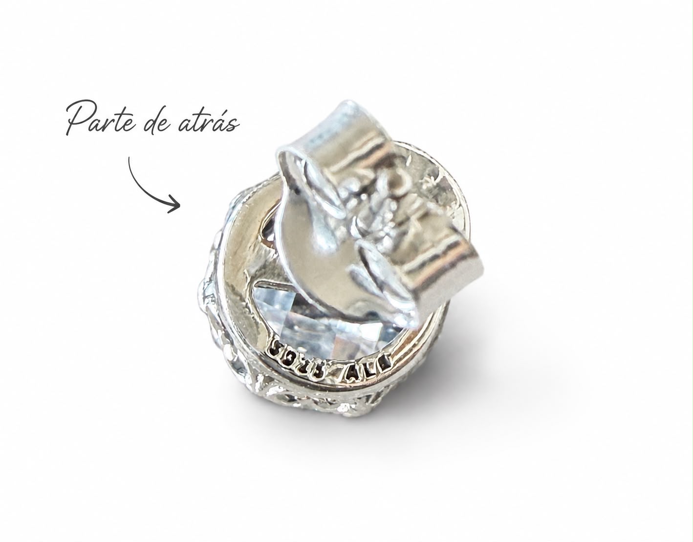 Aretes Inspirados  Circulo Flor de Lis Estilo Pan en Plata Ley .925