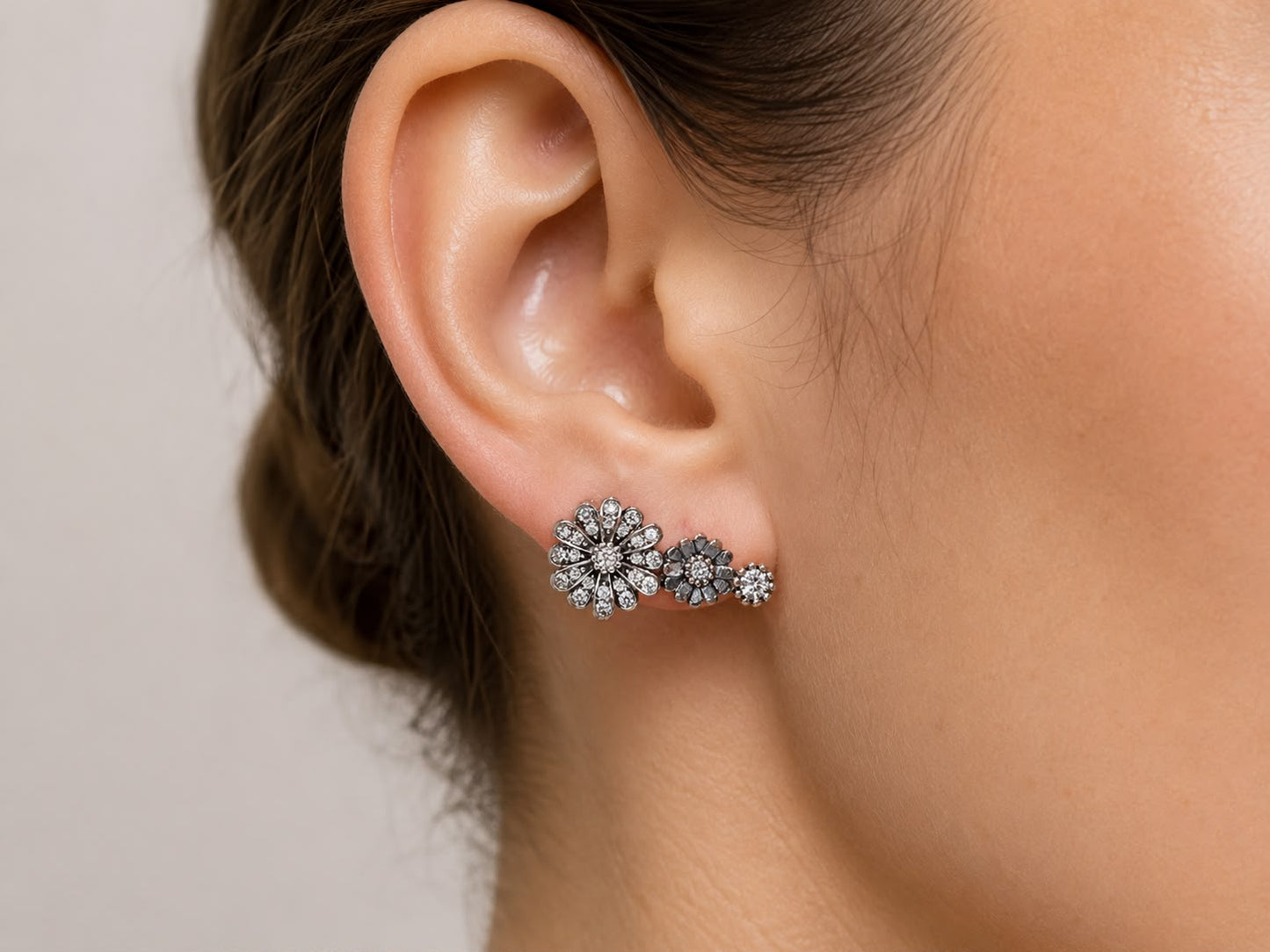 Aretes Inspirados Florecitas Estilo Pan en Plata Ley .925