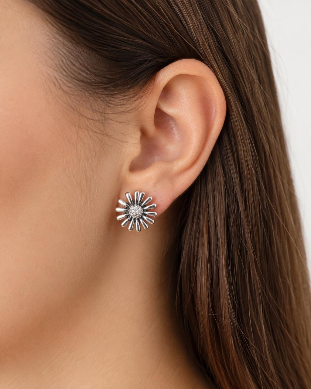 Aretes Inspirados Margarita Estilo Pan en Plata Ley .925