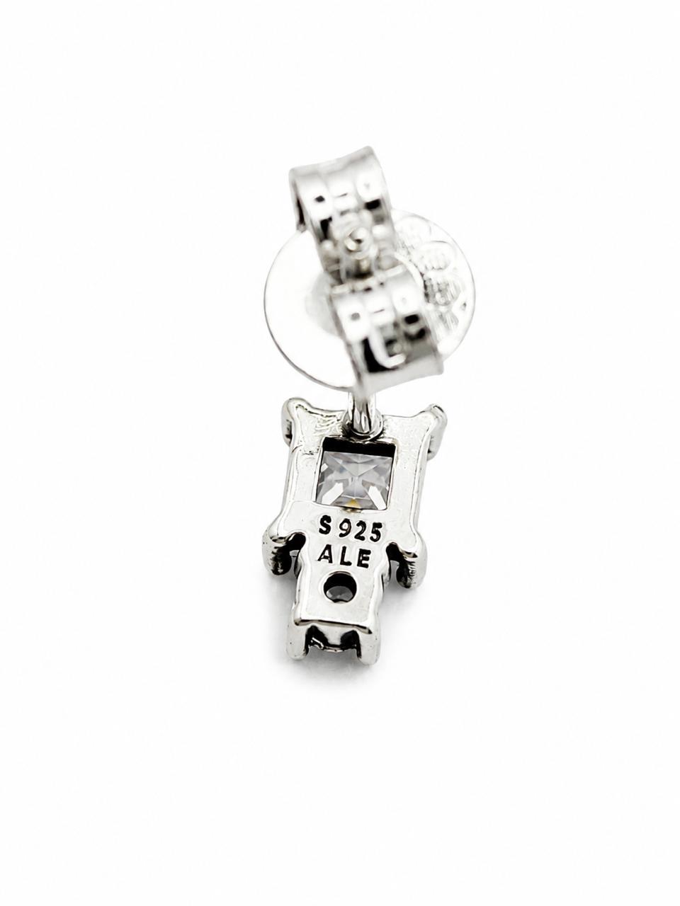 Aretes Inspirados Zirconia Cuadro Estilo Pan en Plata Ley .925