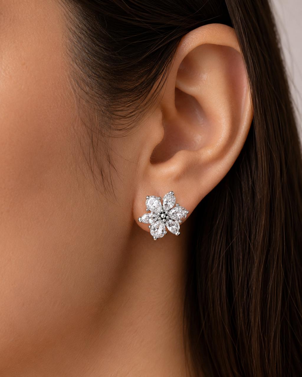 Aretes Inspirados Flor zirconia Estilo Pan en Plata Ley .925