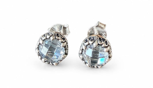 Aretes Inspirados  Circulo Flor de Lis Estilo Pan en Plata Ley .925