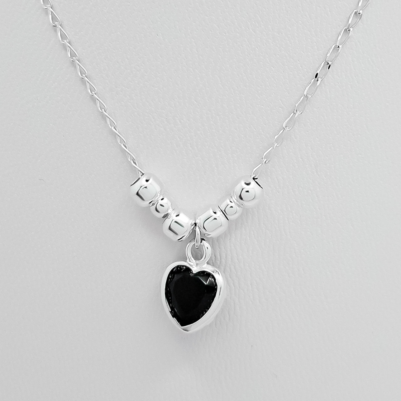 Collar Corazon Negro