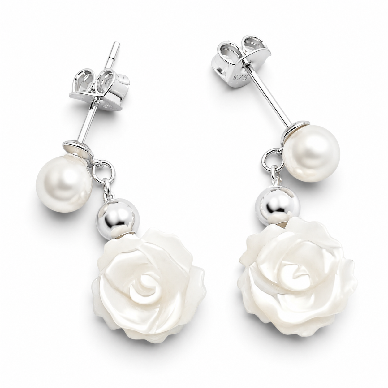 Arete Flor Blanca Colgante