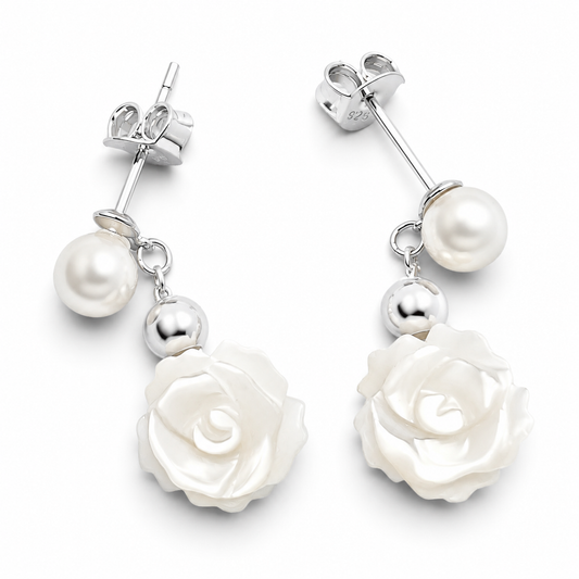 Arete Flor Blanca Colgante