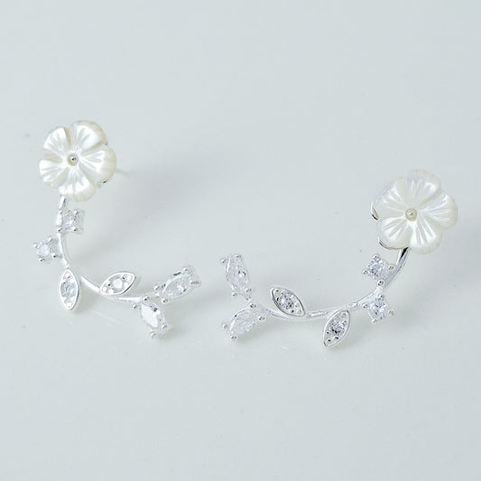 Arete Largo Flor Blanca
