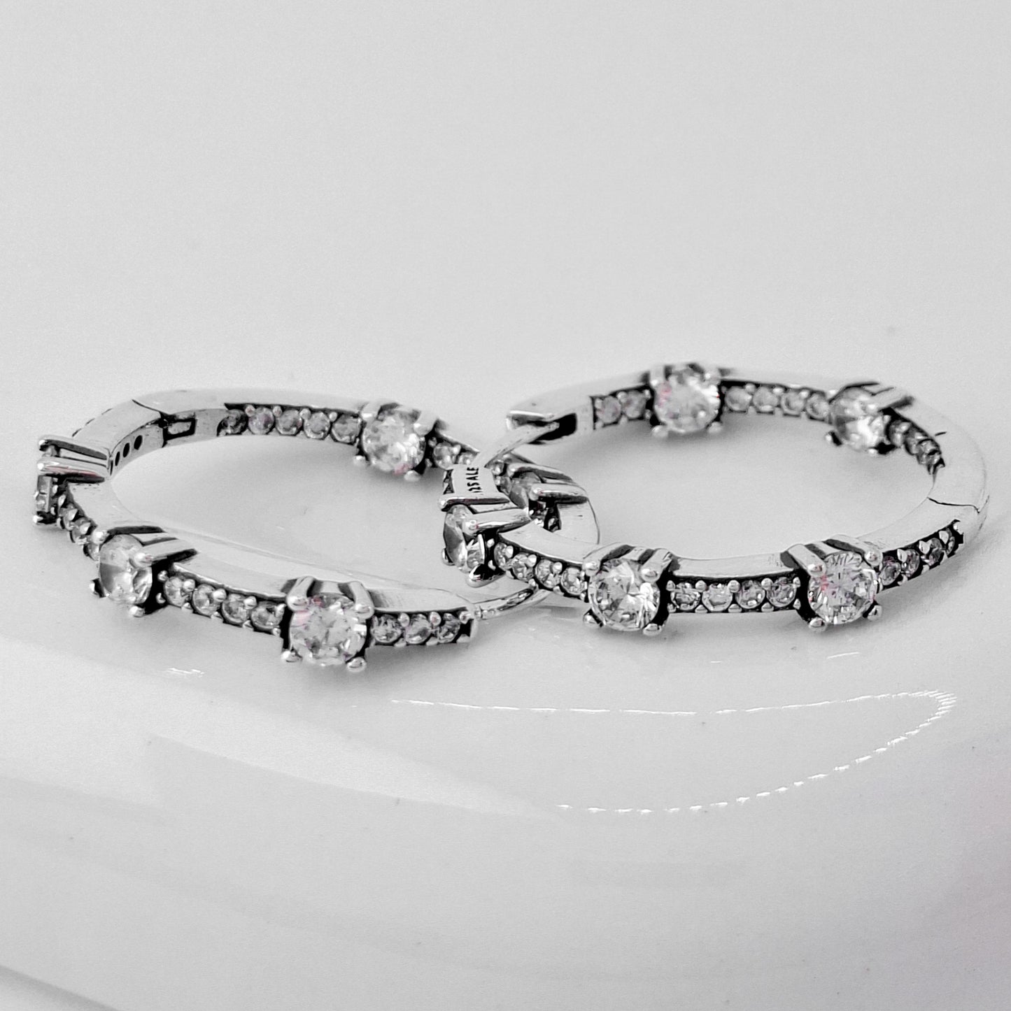 Hugguie Zirconia